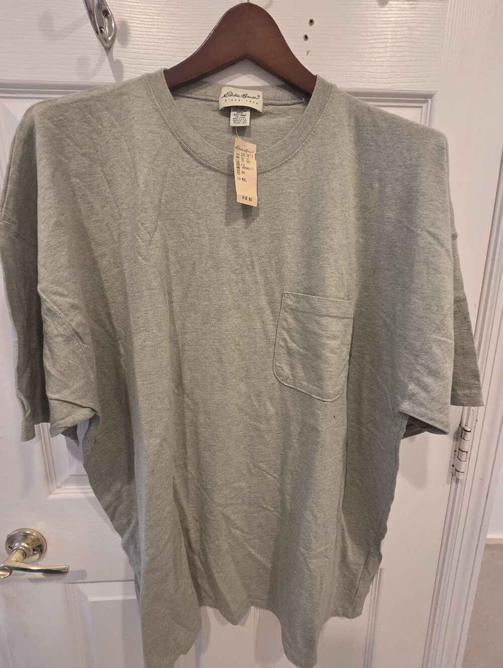 Size 2XL Eddie Bauer 100% Cotton Short-Sleeve Pocket Tee in Sage Green